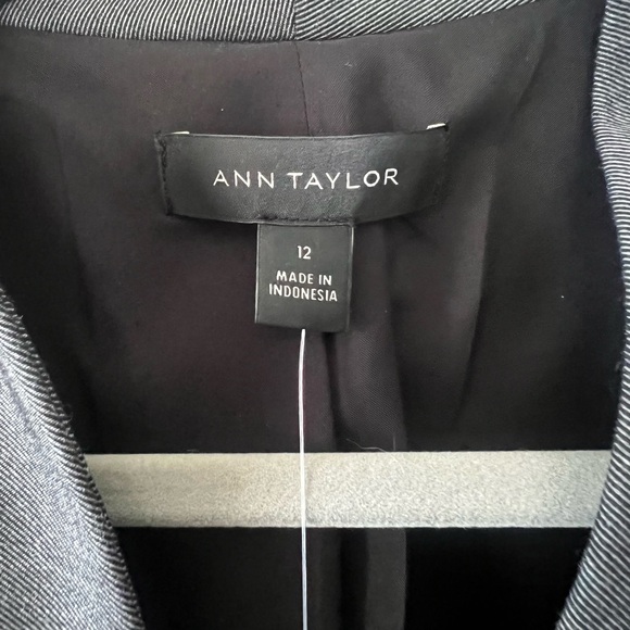 Women's Gray Blazer, Size 12 - Picture 3 of 15